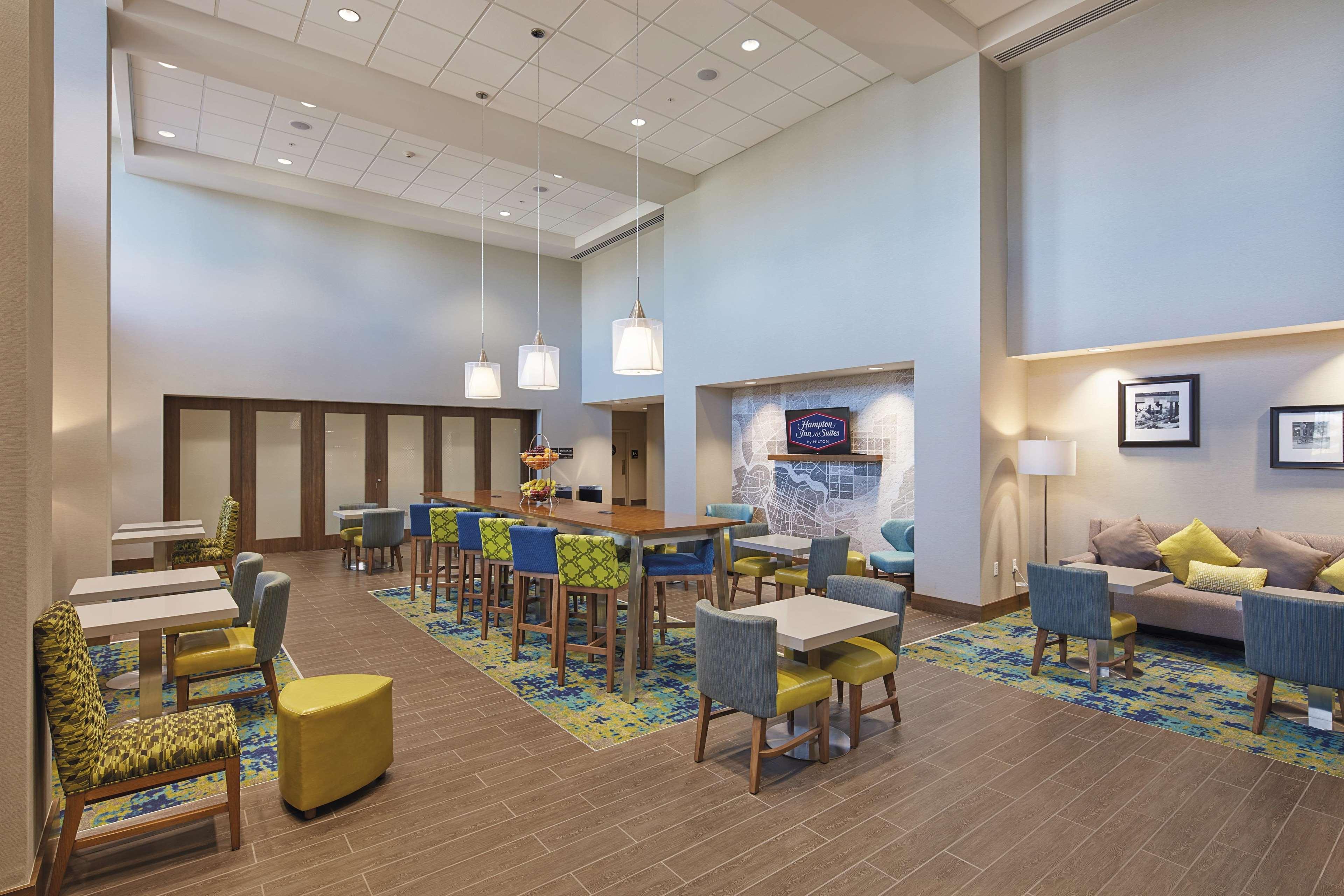 Hampton Inn & Suites Sacramento At Csus Екстер'єр фото