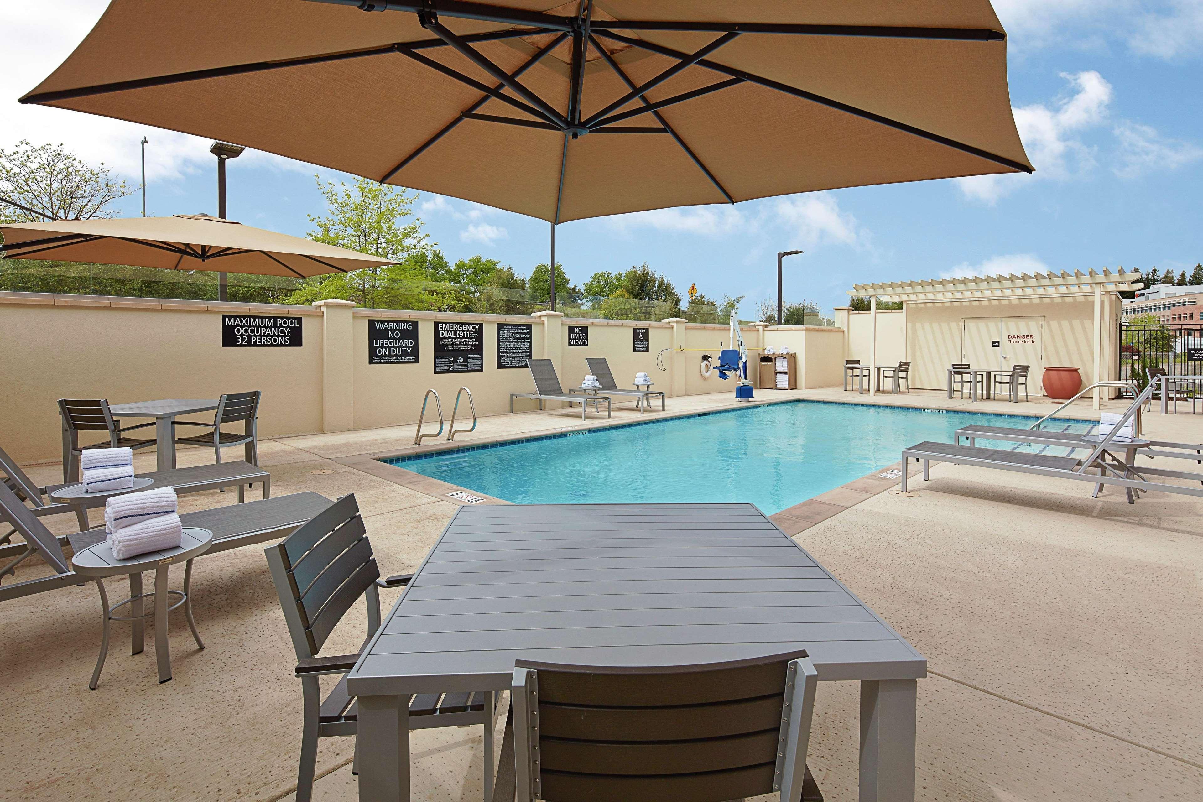 Hampton Inn & Suites Sacramento At Csus Екстер'єр фото